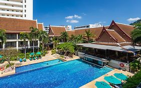 ดีวาน่า ป่าตอง รีสอร์ท แอนด์ สปา (SHA Extra Plus)